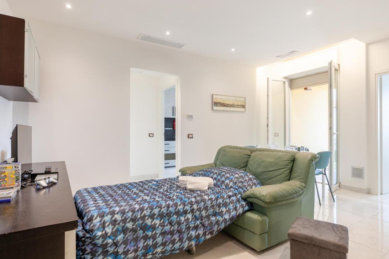 Apartmán Seaside Flat With Swimming Pool And Private Parking Calambrone Exteriér fotografie